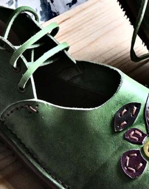 Scarpa artigianale amelie con fiore